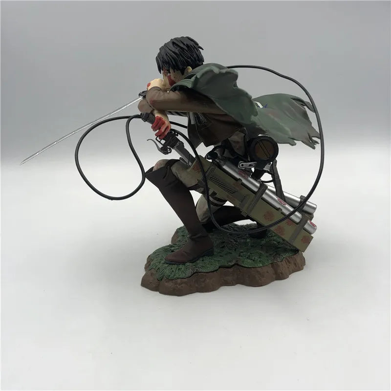 Figurine Attack on Titan - Levi 18cm 2