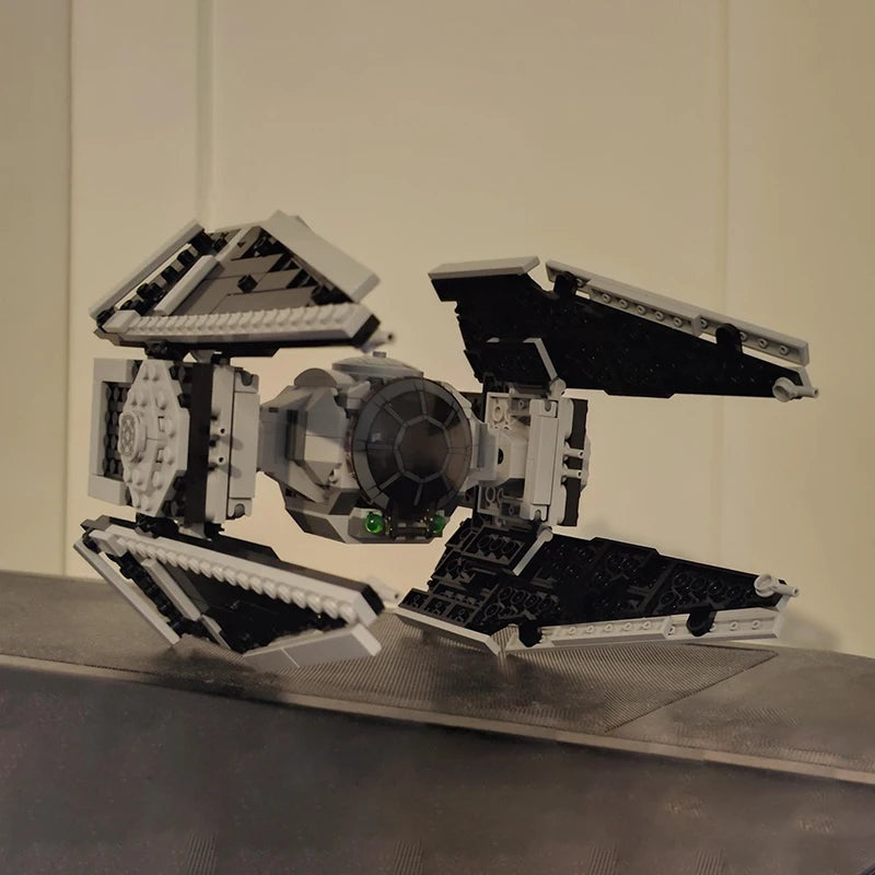 Figurine de Construction - TIE Interceptor 3