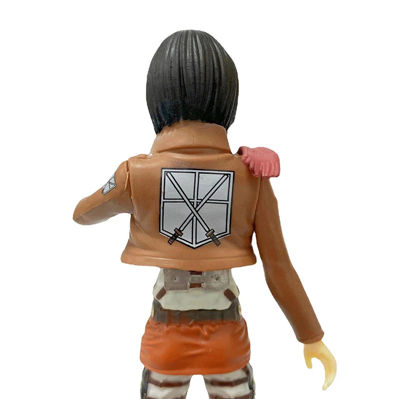 Figurine Attack on Titan - Titan Féminin 16 cm 6