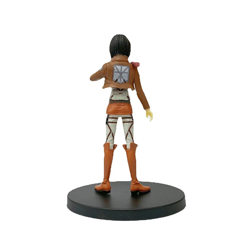 Figurine Attack on Titan - Titan Féminin 16 cm 2